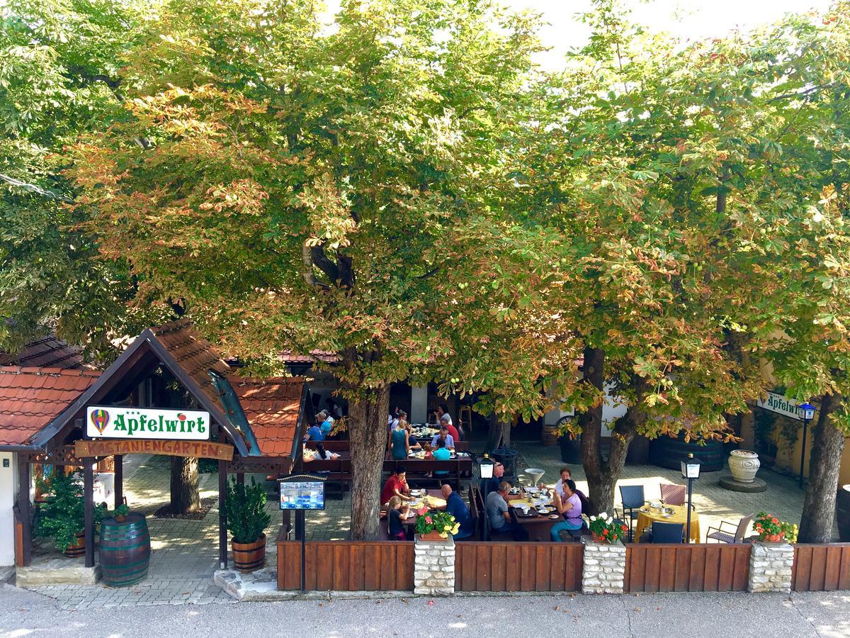 Apfelwirt Hotell Stubenberg Exteriör bild